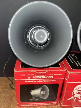 40-1236 REALISTIC Power Horn Weather Speaker Radio #2 40-1236 REALISTIC Power Horn Weather Speaker Radio #2