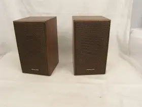 40-216A REALISTIC Woodgrain Bookshelf Speakers 40-216A REALISTIC Woodgrain Bookshelf Speakers