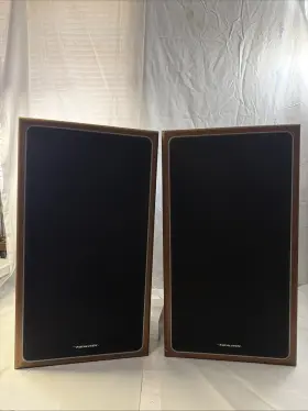 40-3026 REALISTIC Wood Veneer Speakers