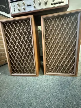 40-4026 REALISTIC Speakers Woodgrain 40-4026 REALISTIC Speakers Woodgrain