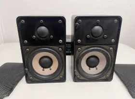 402030A REALISTIC Minimus Bookshelf Speakers