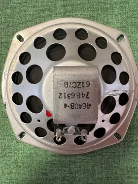 46408-4 RUSSELL Speaker
