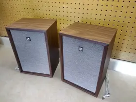 SXF1113 SANYO Speakers Wood Box Screen #2