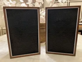 132.91450203 SEARS Bookshelf Speakers