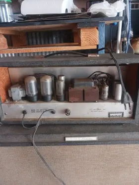 4318 SILVERTONE Vintageand Speaker Amp 4318 SILVERTONE Vintageand Speaker Amp