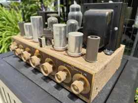 AR-420 STROMBERG Antique Carlson Tube Fi Amplifier Powers Up