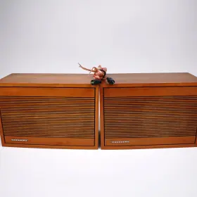 106-11 TANDBERG Fi Norway Wooden Stereo Speakers