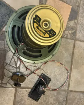 UXC-123 UNIVERSITY Speaker