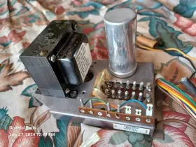 101-945 ZENITH Console Speaker Relay #2